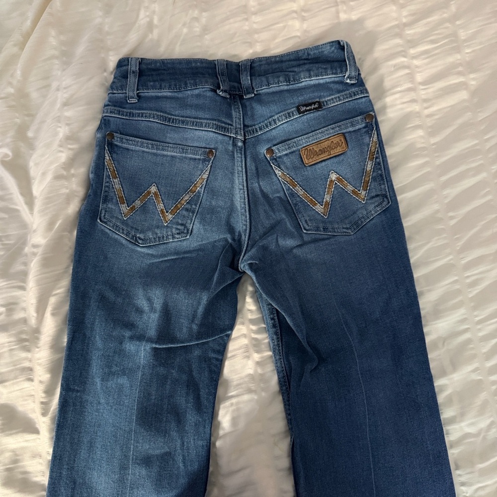 Wrangler Women's Classic Blue Straight Leg Jeans